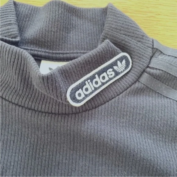 Adidas Women's Dark Blue Long Sleeve Crop Top 🆕 - Picture 7 of 7